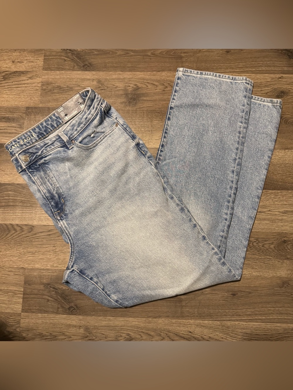 American Eagle Mid Rise Stretch Skinny Jeans
Women’s 18 Light Wash NEW W TAGS!